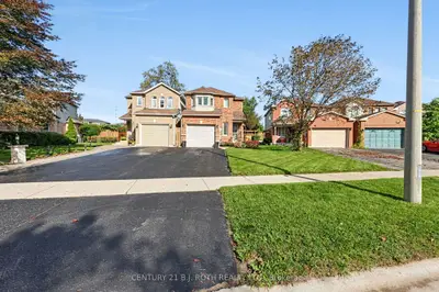 36 Aikens Crescent, Barrie, On L4n 8m6