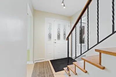 247 GROVE Street E, Barrie, ON L4M 2R1