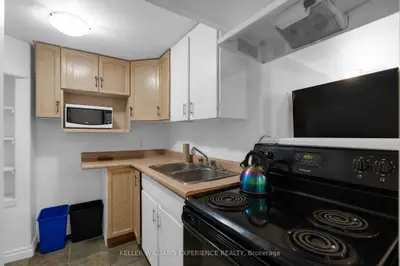 49 Daphne Crescent Lower, Barrie, On L4m 2y7