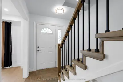 49 Daphne Crescent Upper, Barrie, On L4m 2y7