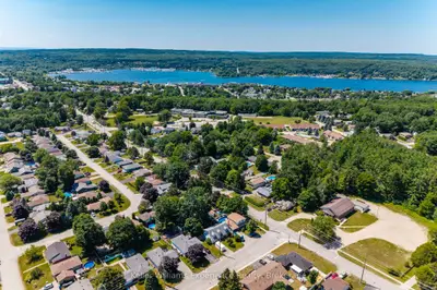 4 Dunlop Street, Penetanguishene, On L9m 1j2