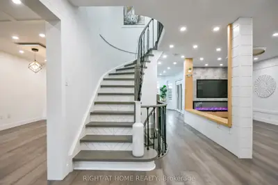 112 BIRCHWOOD Drive, Barrie, ON L4M 6X4