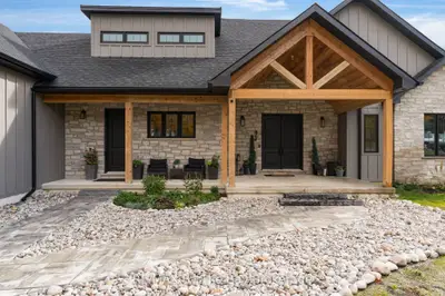 93 Moonstone Road E, Oro-medonte, On L0k 1n0