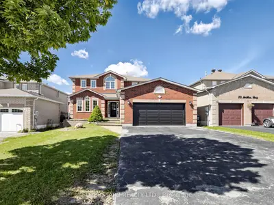 75 Ambler Bay, Barrie, On L4m 7a6