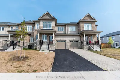 73 Central Square Boulevard, Wasaga Beach, On L9z 0l9