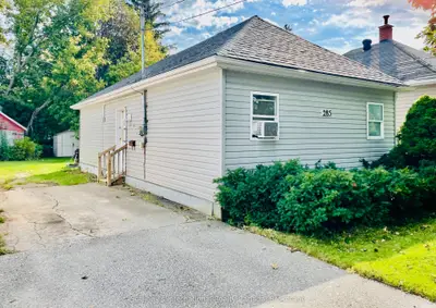 285 Robinson Street, Collingwood, On L9y 3m4