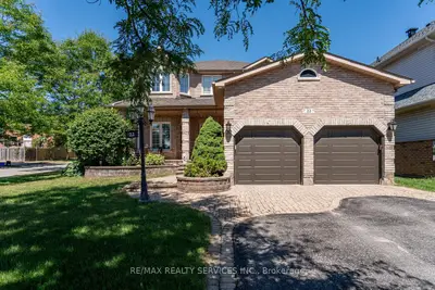 22 Sovereign's Gate, Barrie, On L4n 0k7