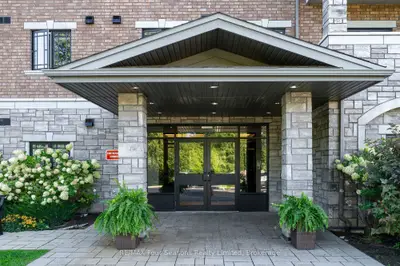 1 Chamberlain Crescent 109, Collingwood, On L9y 0x7
