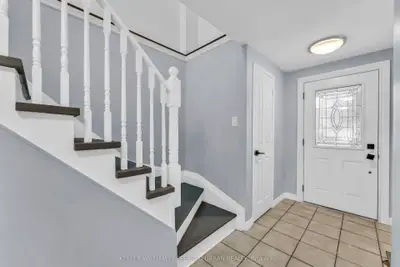 94 Laidlaw Drive, Barrie, On L4n 7s2
