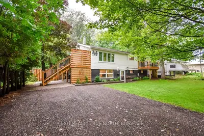 27 NIDA Drive, Tiny, ON L9M 0B3
