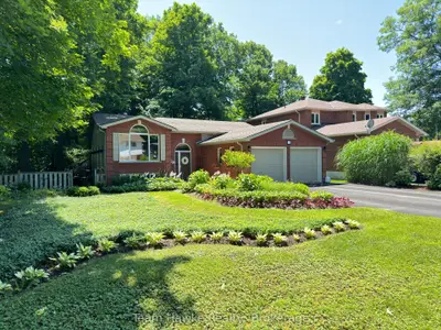 16 Brule Street, Penetanguishene, On L9m 1b2