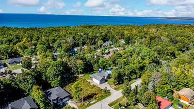 122 Trout Lane, Tiny, On L9m 0j1