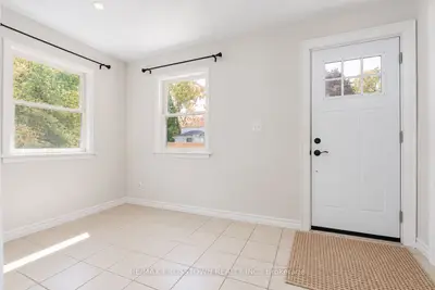 64 Bleeker Street 1, Orillia, On L3v 5z2
