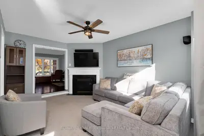 95 Madelaine Drive, Barrie, On L4n 9t2