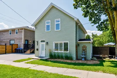 58 Market Street, Collingwood, On L9y 3m6