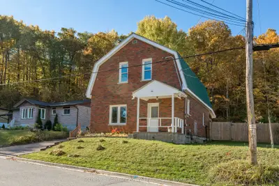 20 Ludlow Street, Midland, On L4r 4m5