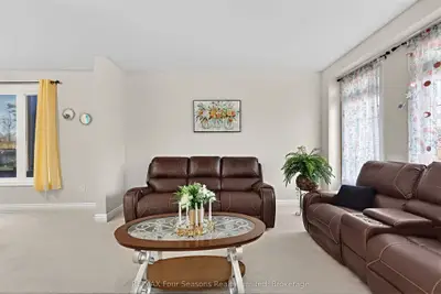 71 Lockerbie Crescent, Collingwood, On L9y 0y8