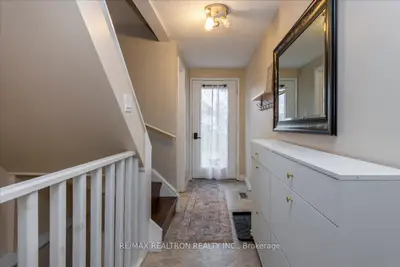 99 Robin Court, Barrie, On L4m 5l9