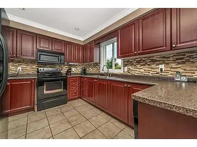 71 Wismer Avenue, Barrie, ON L4N 9T9