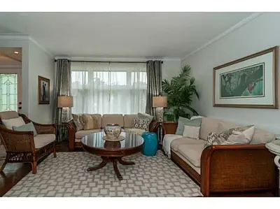 252 Wellington Street E, Barrie, ON L4M 2E3