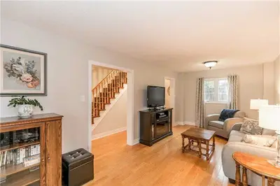 80 Livingstone Street W, Barrie, On L4n 7j1