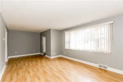 192 DUCKWORTH Street, Barrie, ON L4M 3W5