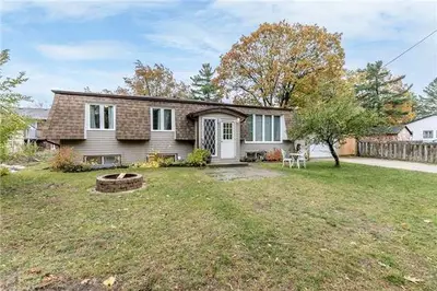 539 Mosley Street, Wasaga Beach, ON L9Z 2J4