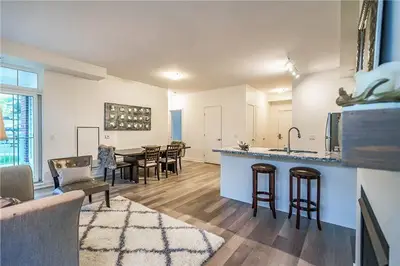 40 Horseshoe Blvd Boulevard 210, Oro-Medonte, ON L4M 4Y8