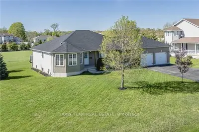 Detached in Springwater