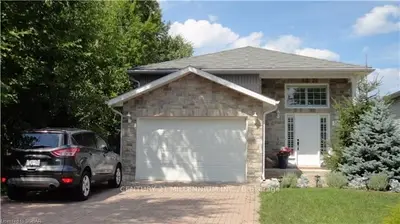 384 ROBINSON Road, Wasaga Beach, ON L9Z 2Z5