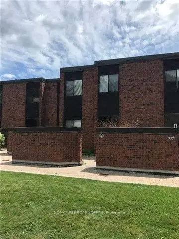Condo Townhouse in Barrie