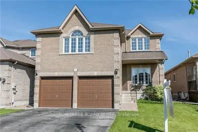 Detached in Barrie