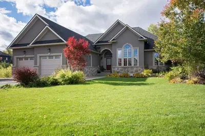 Detached in Springwater