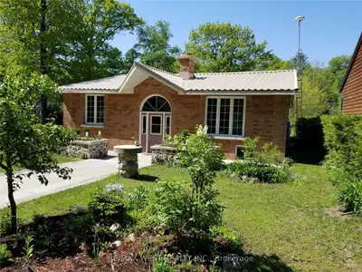 736 OXBOW PARK Drive, Wasaga Beach, ON L9Z 2V1