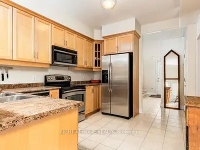 125 HURONIA Road 19, Barrie, ON L4N 4G1