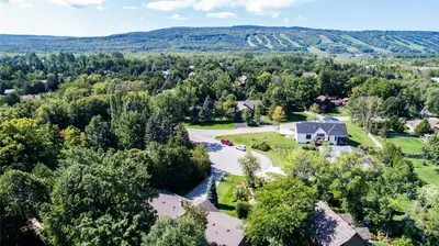 21 Slalom Gate Road, Collingwood, ON L9Y 5A9
