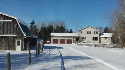 678 15/16 Side Road Road, Oro-Medonte, ON L0L 2E0