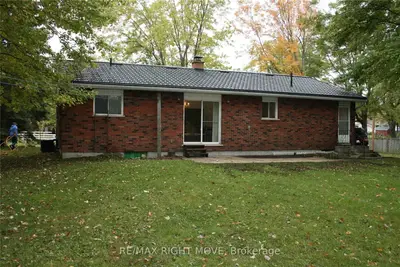 2666 Grand Tamarack Crescent, Severn, ON L3V 7A8