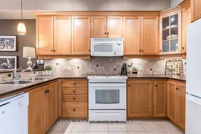 125 HURONIA Road 3, Barrie, ON L4N 4G1