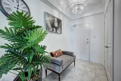 304 ESSA Road 213, Barrie, ON L9J 0H4