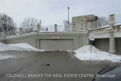 74 ROSS Street 31, Barrie, ON L4N 1G3