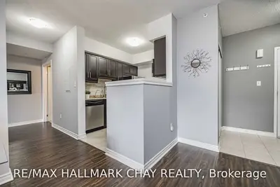 39 Ferndale Street S 305, Barrie, ON L4N 5T5