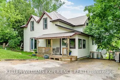 18 Centre Street, Penetanguishene, ON L9M 1P1