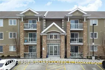 137 Sydenham Wells 11, Barrie, ON L4M 0G7