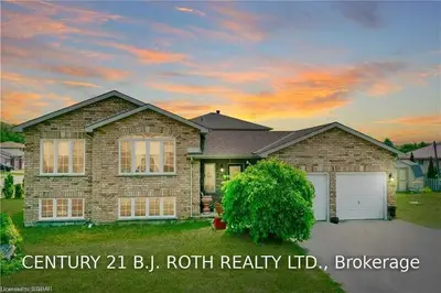 17 BYRNES Crescent, Penetanguishene, ON L9M 1W4