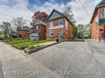 208 Bradford Street Upper, Barrie, ON L4N 3B6