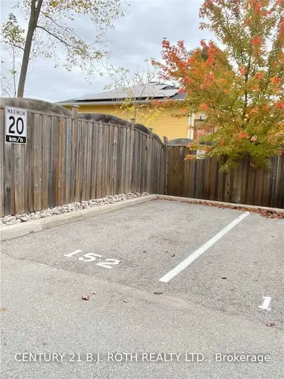 41 Ferndale Drive S Parking, Barrie, ON L4N 5T6