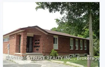 66 Penetang Street 2, Barrie, ON L4M 1V6