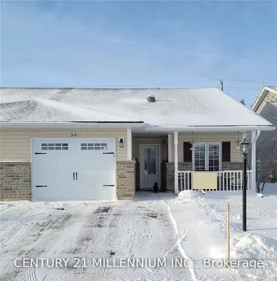 30 NEW YORK Avenue, Wasaga Beach, ON L9Z 3A8