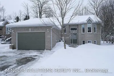 32 54TH Street S, Wasaga Beach, ON L9Z 1W9